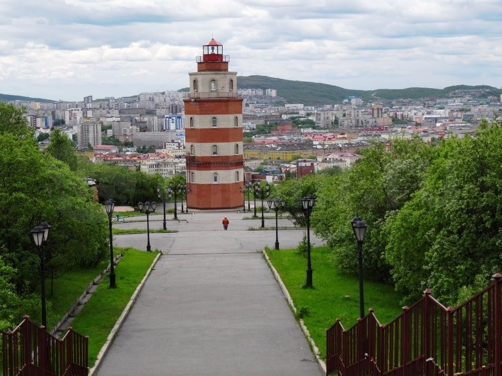 Фасад гостиницы Арктик-Сервис